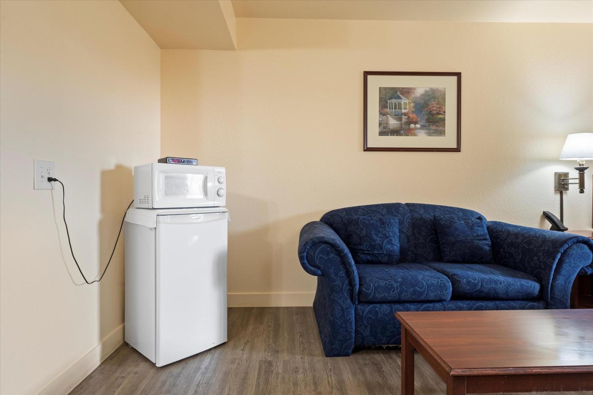 Quincy Inn And Suites Екстер'єр фото