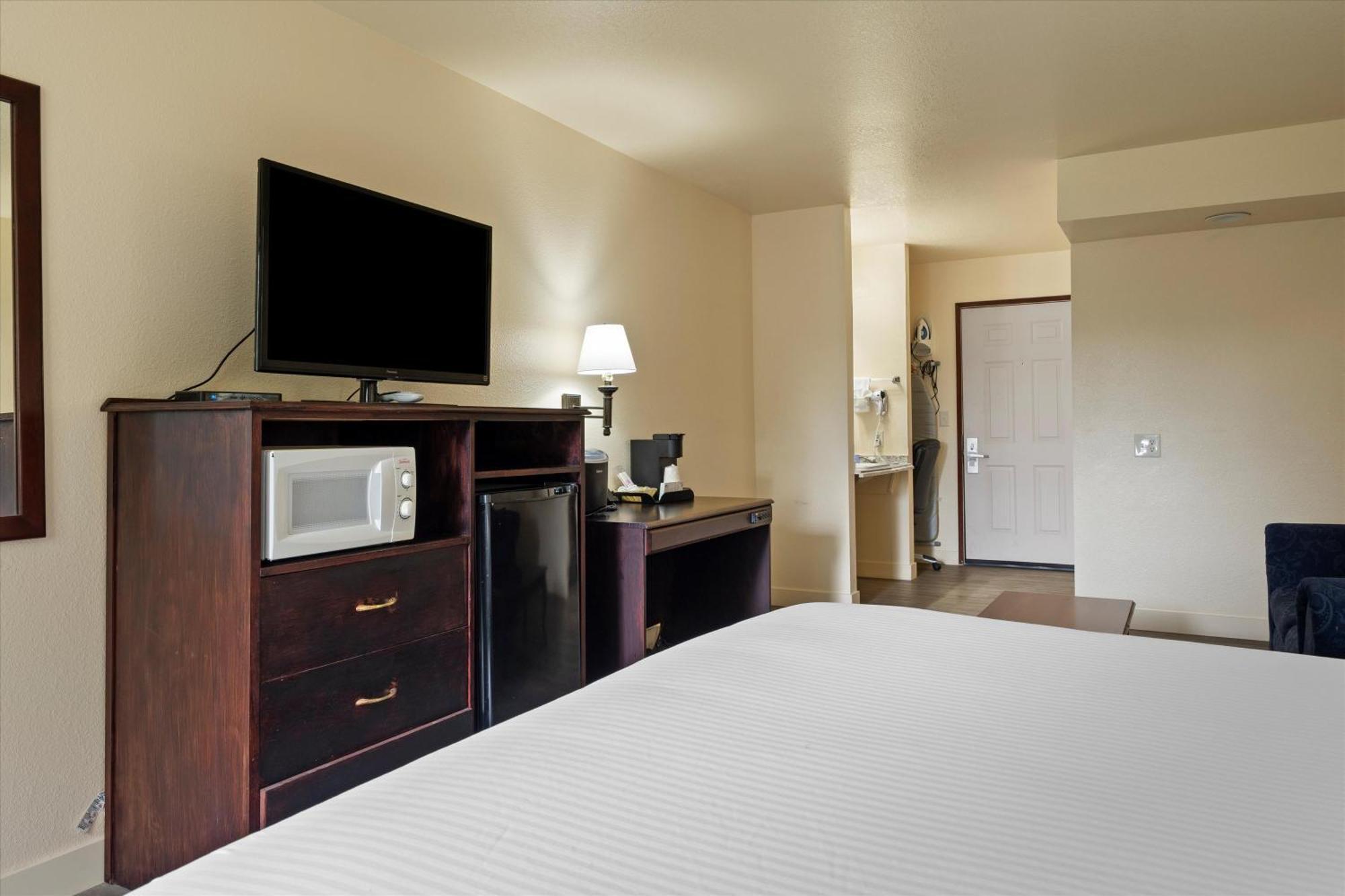 Quincy Inn And Suites Екстер'єр фото