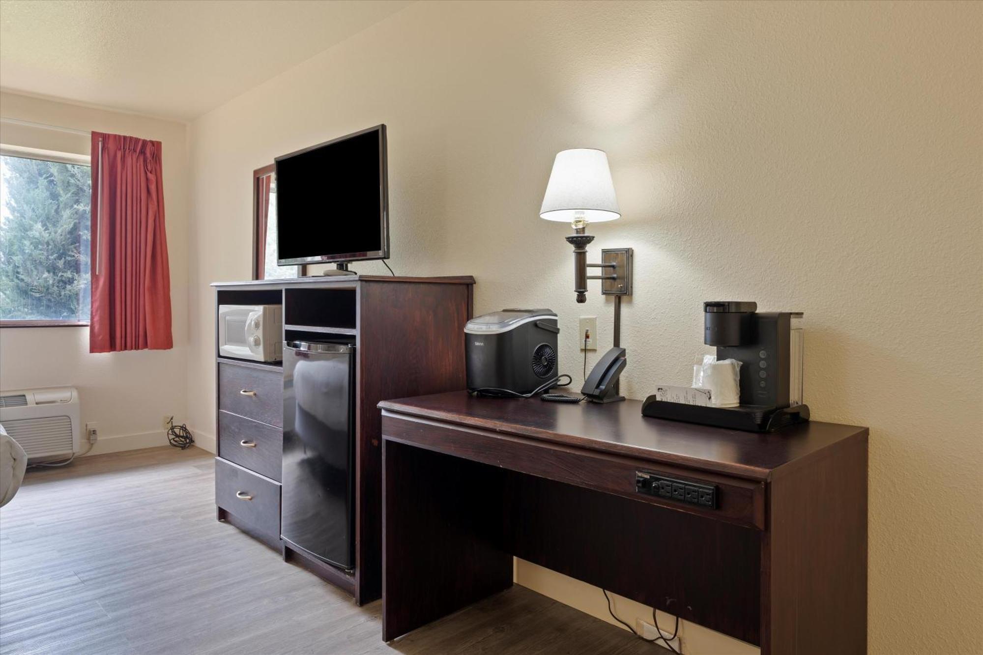 Quincy Inn And Suites Екстер'єр фото