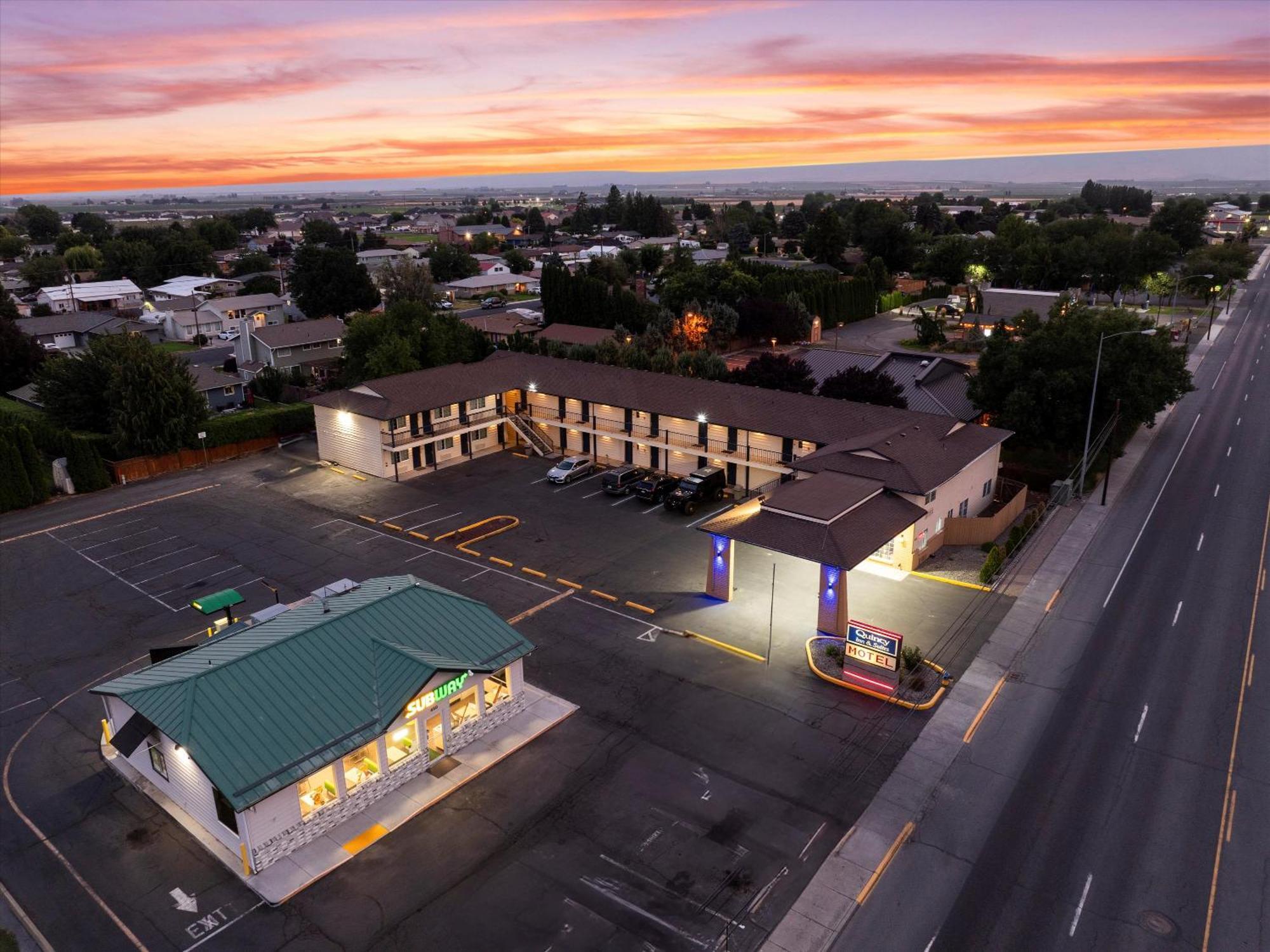 Quincy Inn And Suites Екстер'єр фото